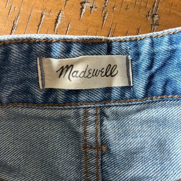 Madewell Relaxed‎ Denim Shorts - Picture 4 of 5